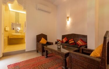 Riad Zein, Médina