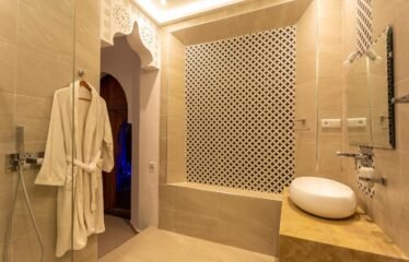 Riad Zein, Médina